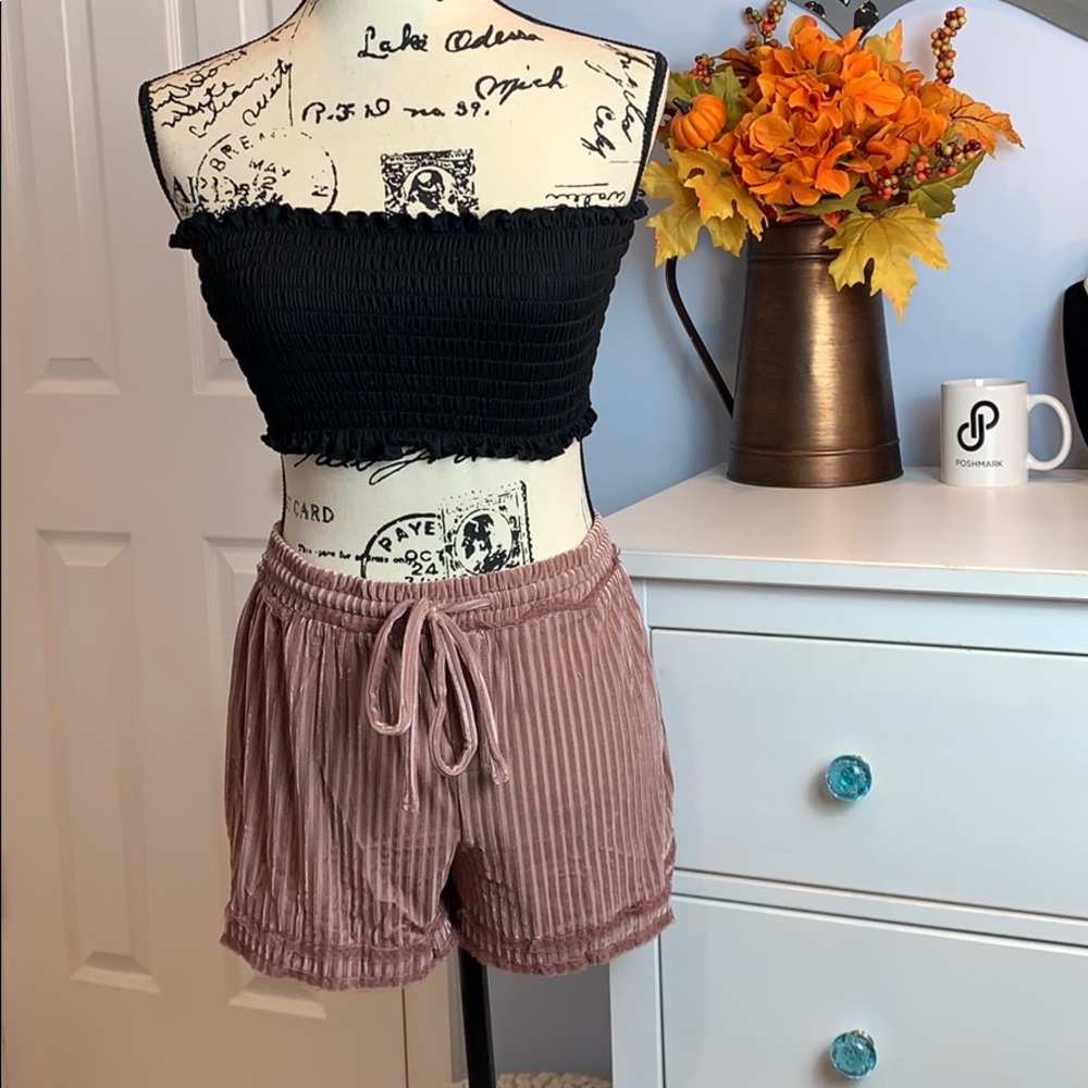 POL Velvet Burnout Vertical Stripe Shorts - Picture 7 of 9